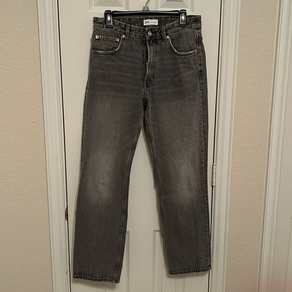 Zara TRF Straight Leg Jean.  Size 8